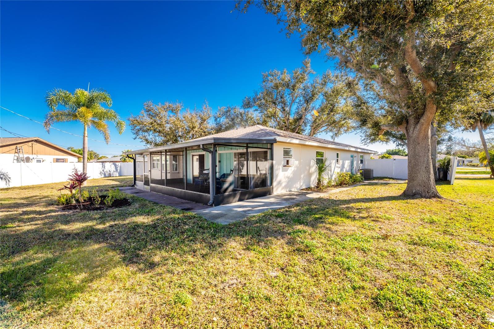 BAY VISTA BLVD - Residential