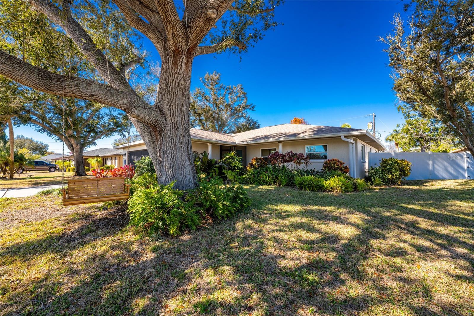 BAY VISTA BLVD - Residential