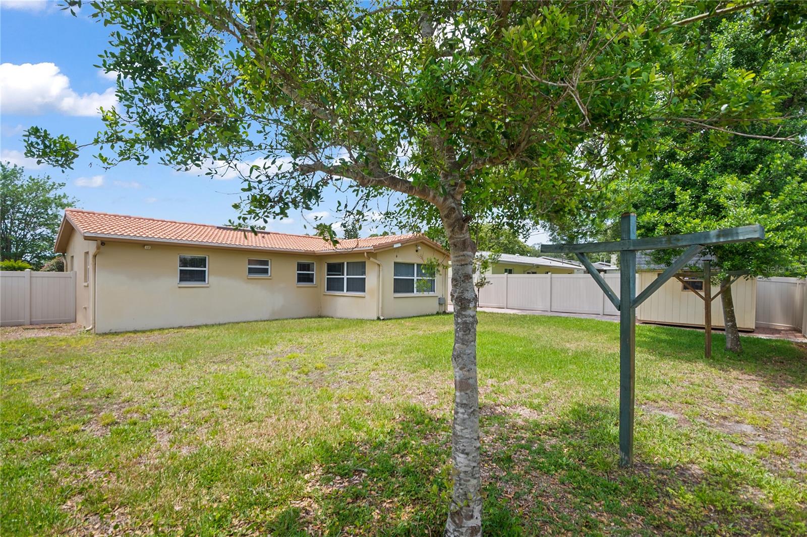 LARGO LAKE VILLAS UNIT 2 - Residential