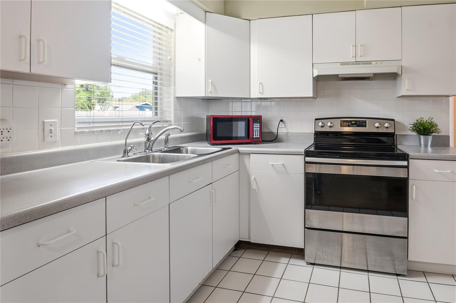 LARGO LAKE VILLAS UNIT 2 - Residential