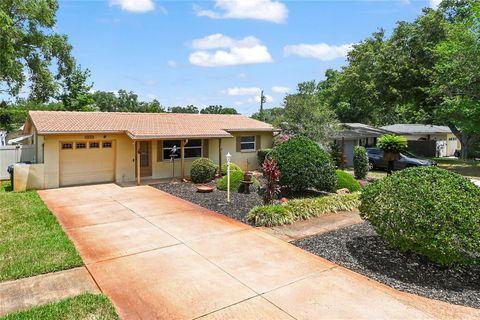 Photo of 970 8th Avenue NE, Largo, FL 33770 (MLS # TB8509199)