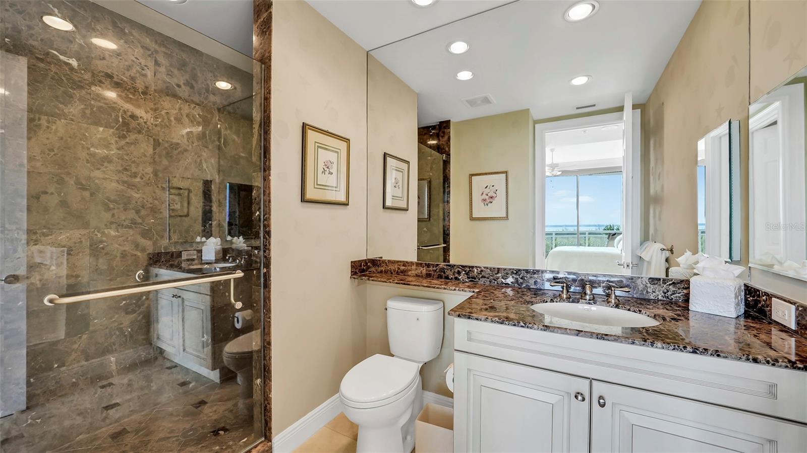 THE BEACH RESIDENCES - Residential