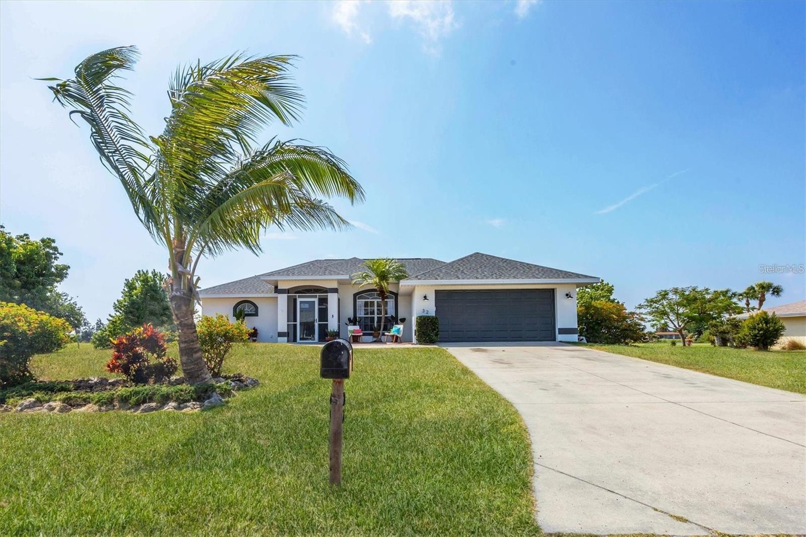 32 OAKLAND HILLS COURT
