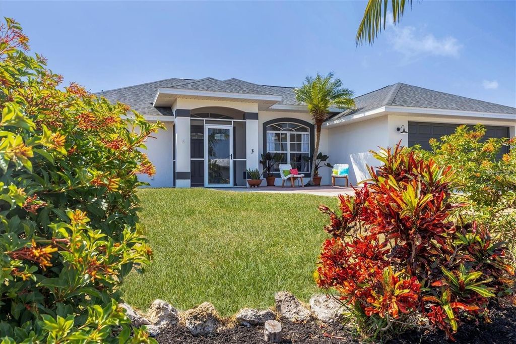 Photo of 32 Oakland Hills Court, Rotonda West, FL 33947 (MLS # C7512877)