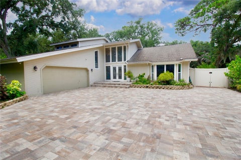 Photo of 70 Bay Woods Drive, Safety Harbor, FL 34695 (MLS # TB8543836)