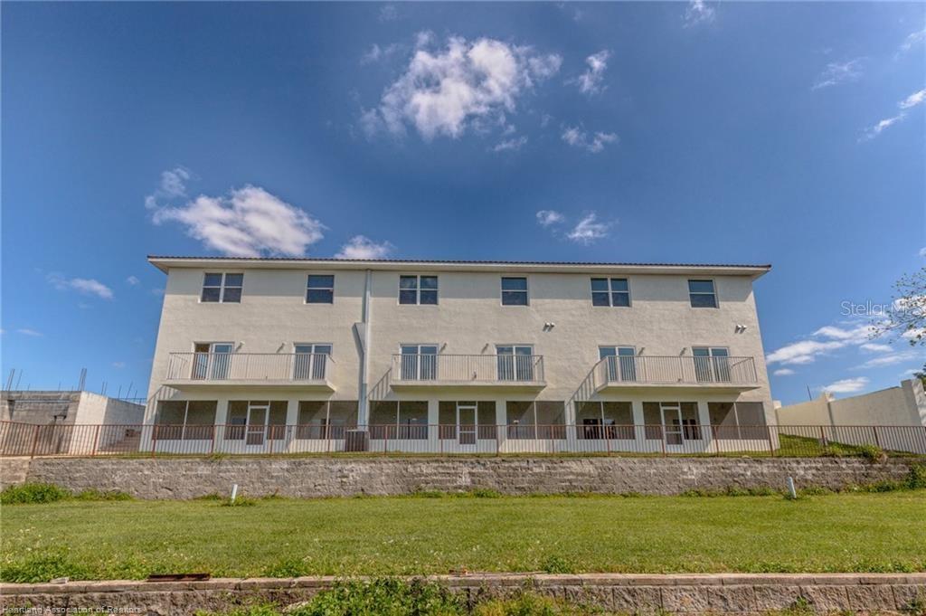 KNICKERBOCKER MANOR - Residential