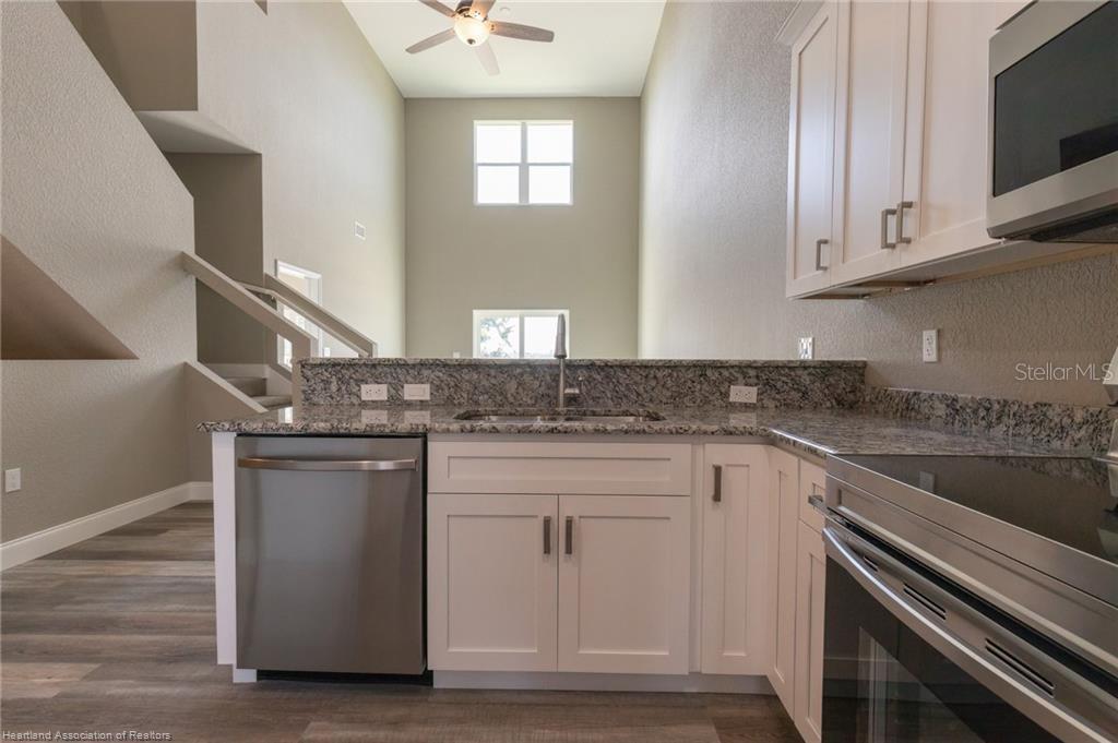 KNICKERBOCKER MANOR - Residential