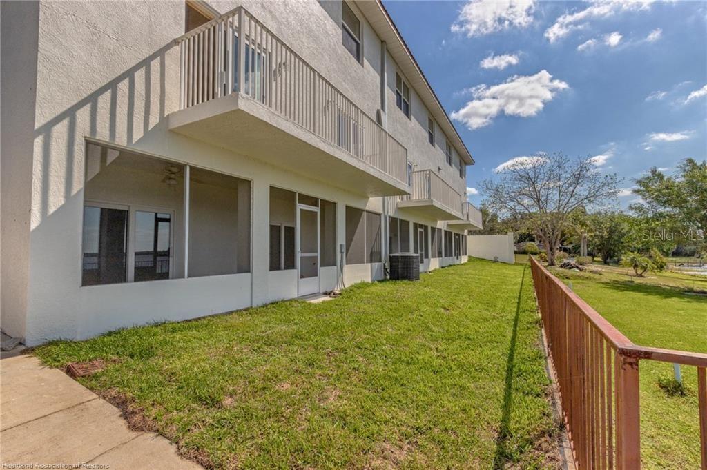 KNICKERBOCKER MANOR - Residential