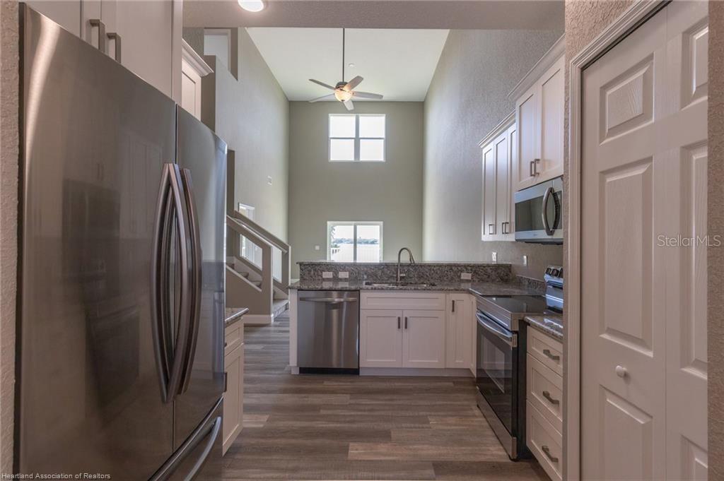 KNICKERBOCKER MANOR - Residential