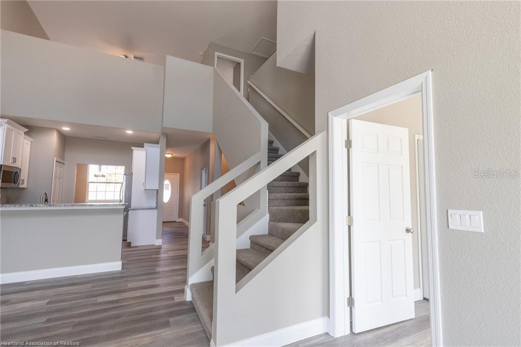 KNICKERBOCKER MANOR - Residential