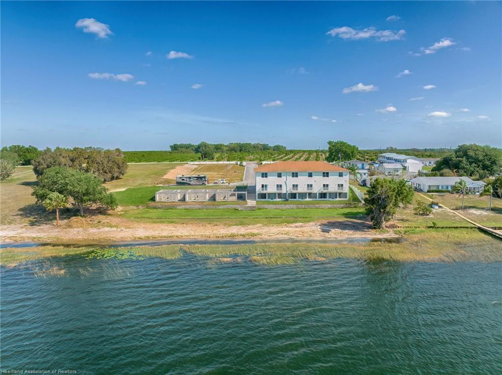 KNICKERBOCKER MANOR - Residential