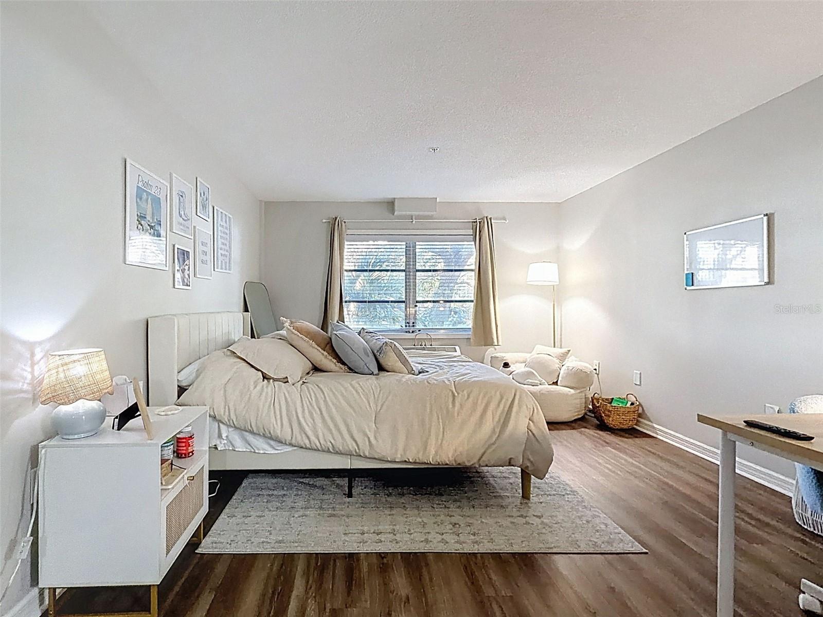 HYDE PARK TOWERS A CONDO - Residential