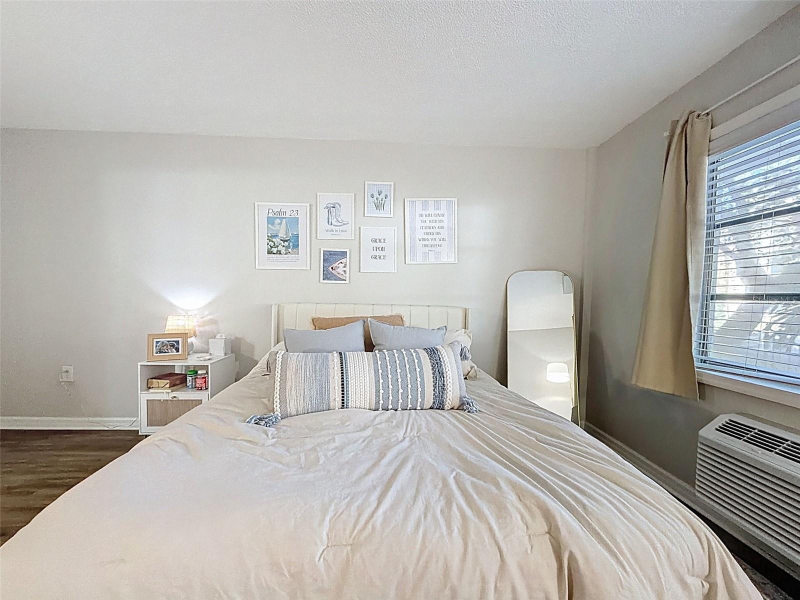 HYDE PARK TOWERS A CONDO - Residential