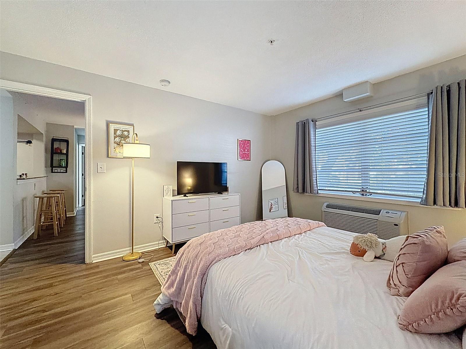 HYDE PARK TOWERS A CONDO - Residential