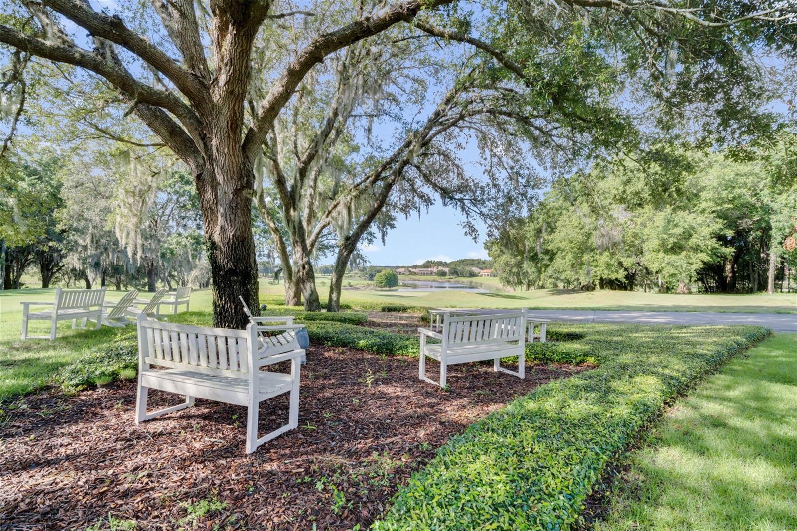 HEATHROW COUNTRY ESTATE - Land