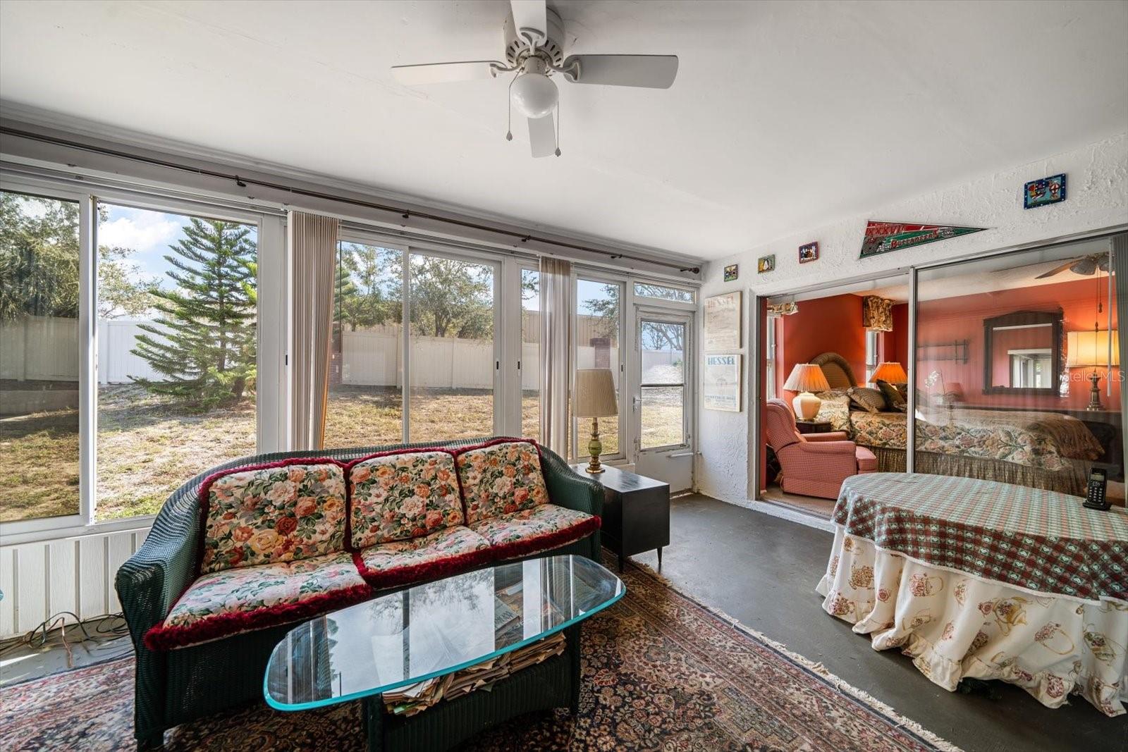 HOLIDAY LAKE VILLAS PH I - Residential Lease