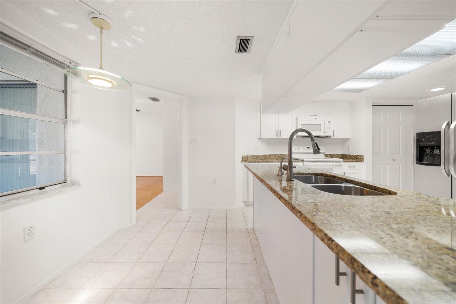 HOLIDAY LAKE VILLAS PH I - Residential Lease