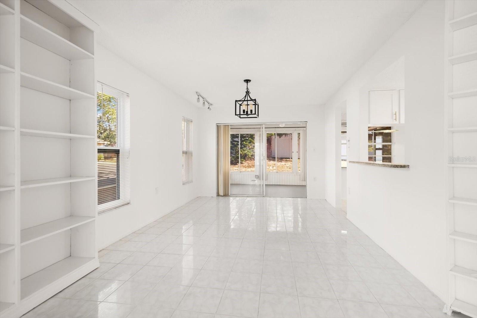 HOLIDAY LAKE VILLAS PH I - Residential Lease