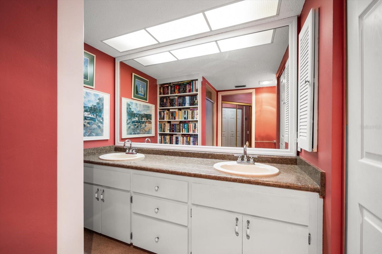 HOLIDAY LAKE VILLAS PH I - Residential Lease