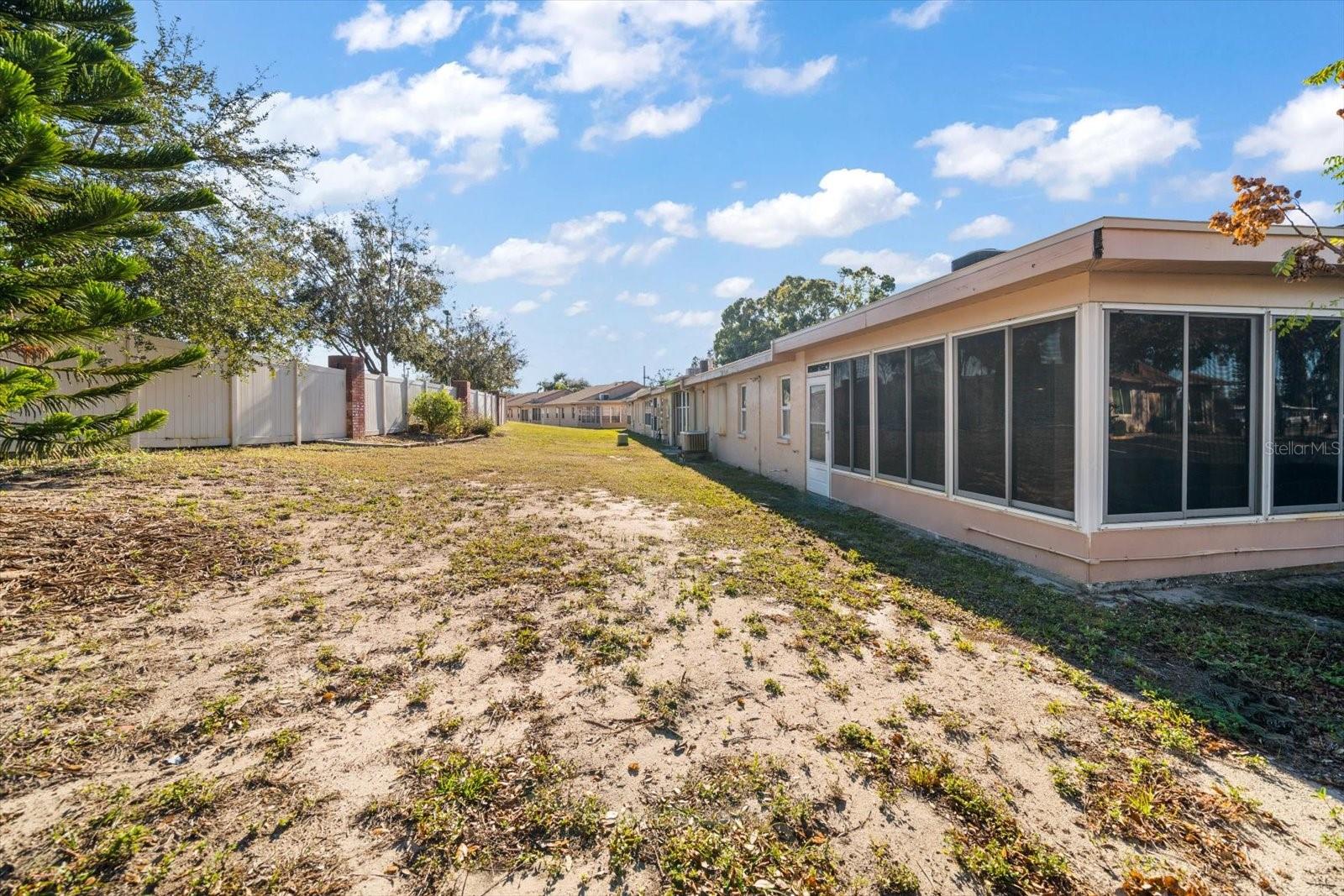 HOLIDAY LAKE VILLAS PH I - Residential Lease