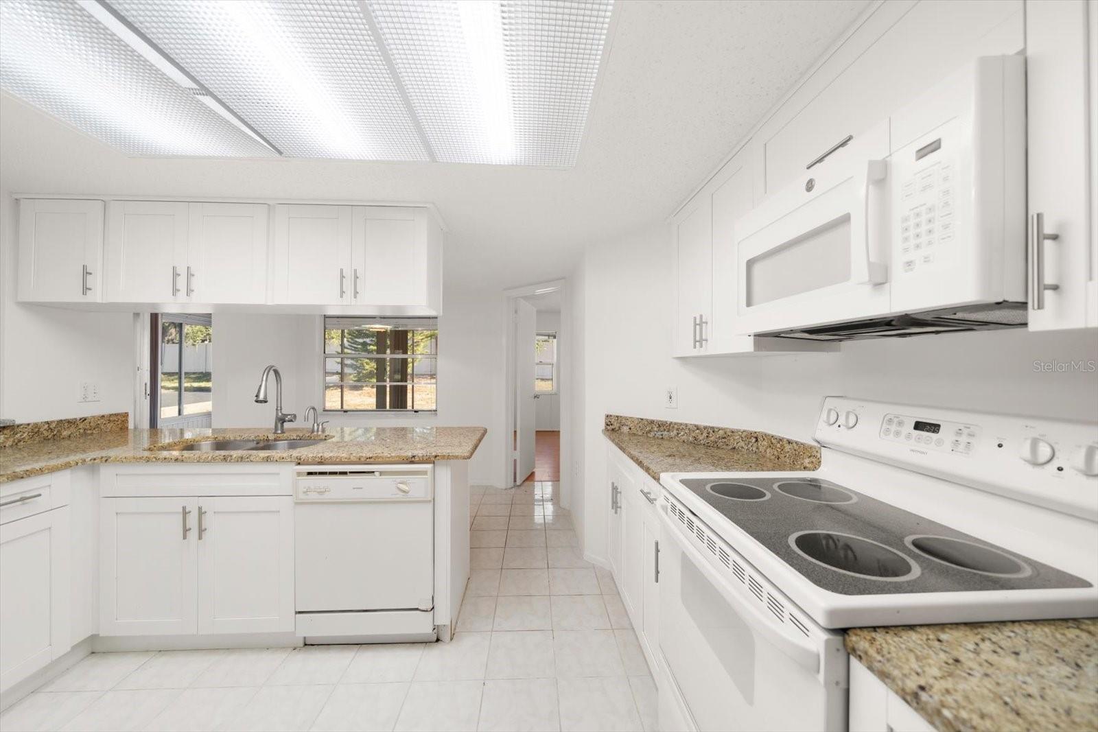 HOLIDAY LAKE VILLAS PH I - Residential Lease