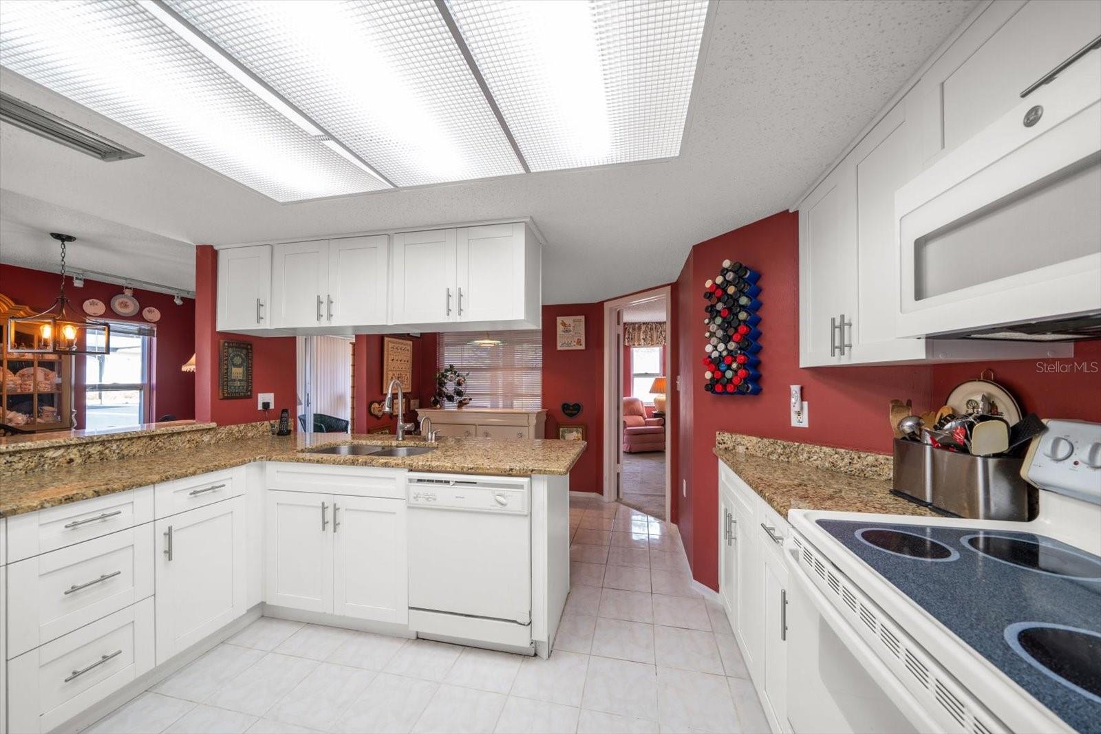 HOLIDAY LAKE VILLAS PH I - Residential Lease