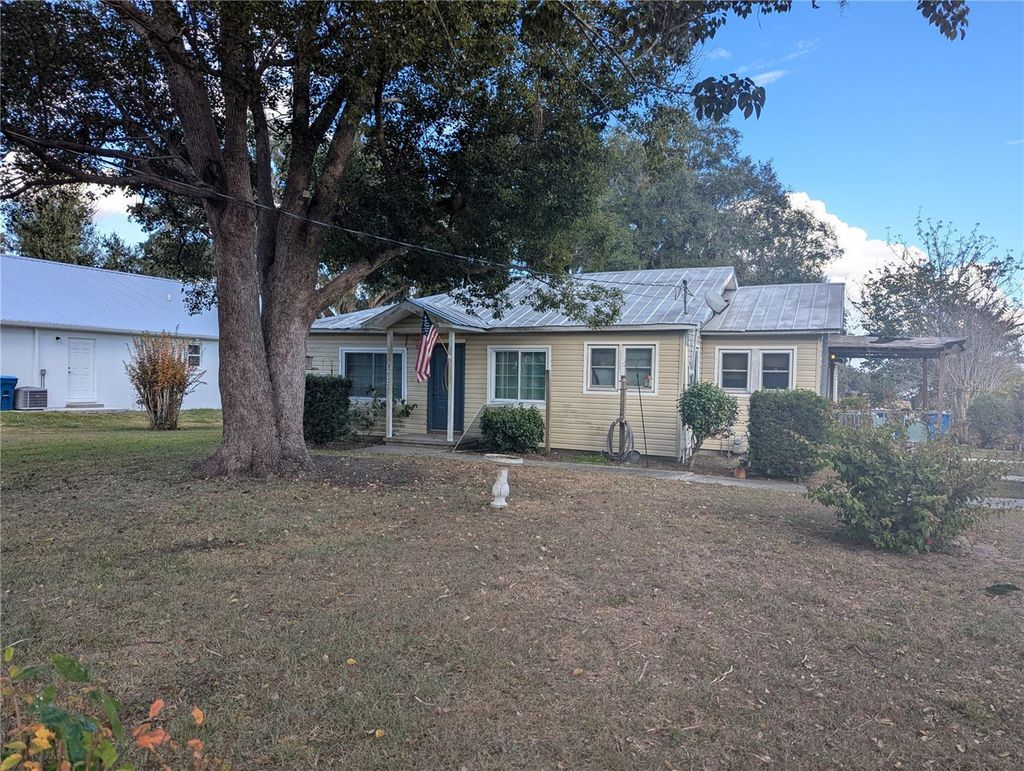 Photo of 402 Belleview Drive, Fort Meade, FL 33841 (MLS # L4958697)