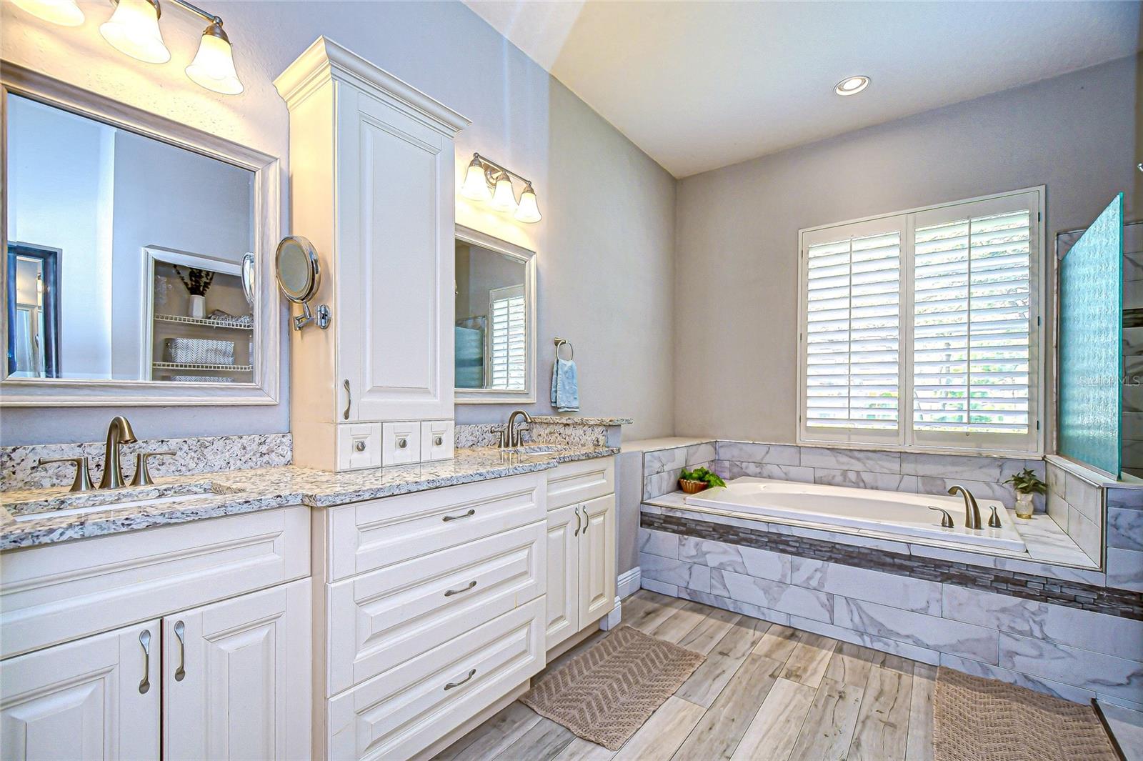 BLOOMINGDALE - Residential
