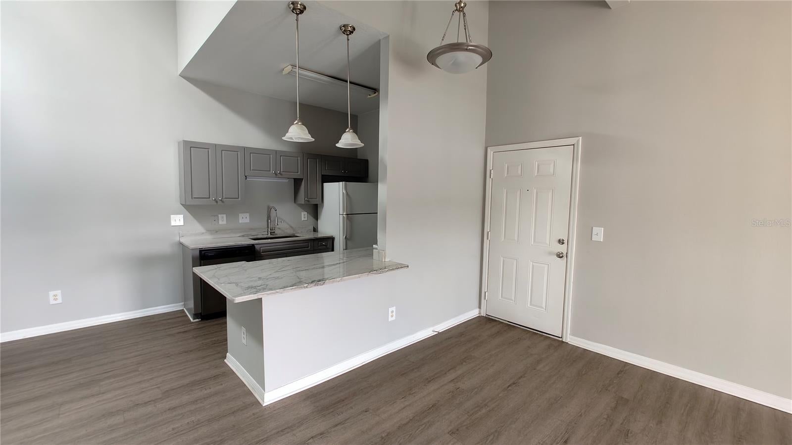 145 N PEARL LAKE CAUSEWAY 204