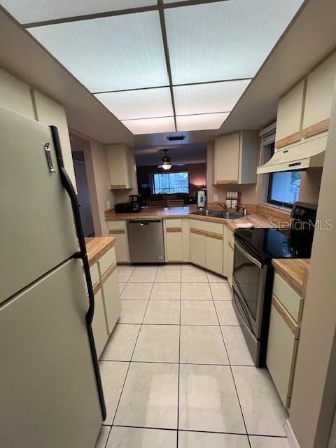 CROSSINGS - Residential Lease