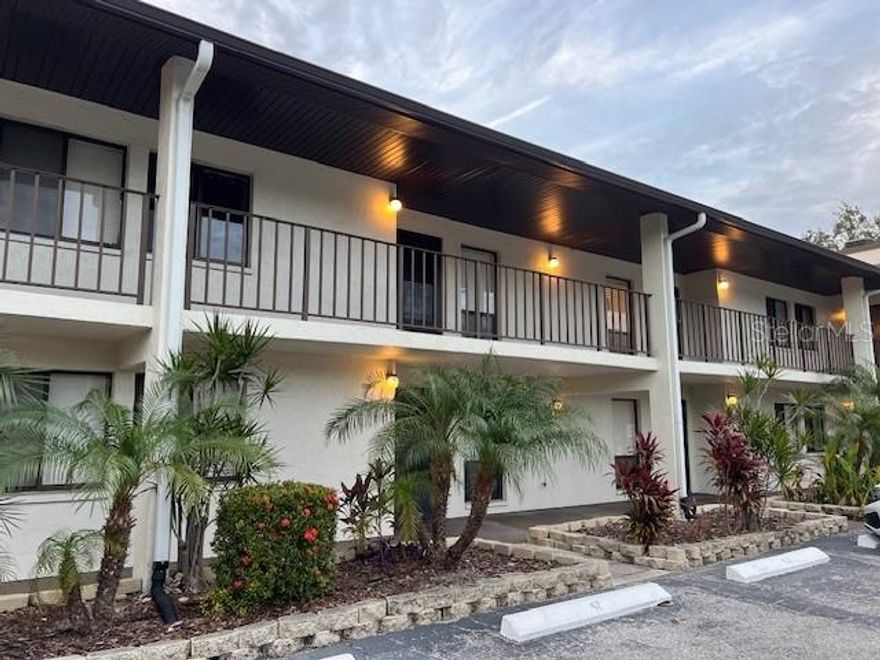 A charming two-bedroom condominium conveniently located near Siesta Key beach awaits you. Each bedroom boasts a comfortable queen-size bed for a restful night's sleep, complemented by TVs in both rooms for your entertainment. This unit features an indoor laundry room for added convenience, along with a screened-in lanai where you can unwind. Additionally, the eat-in kitchen provides a cozy space for enjoying meals together. Discover the perfect blend of comfort and convenience in this lovely condominium retreat. Tenants are responsible for electric, cable TV, and internet for the off-season months. Call for availability.