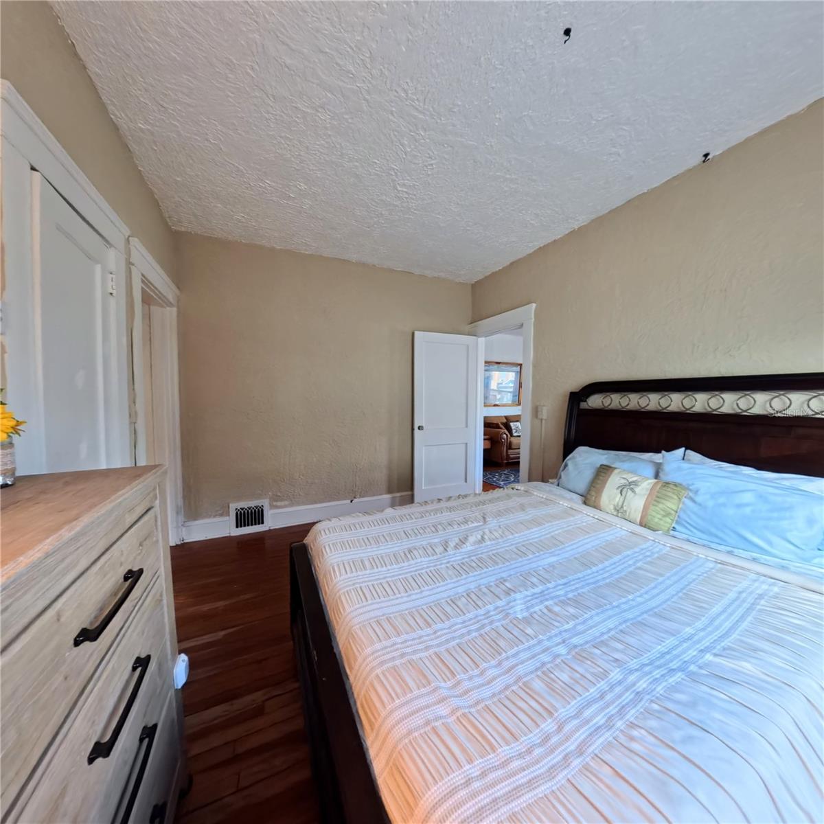 MARSHALL PARK DAYTONA BEACH - Residential Income