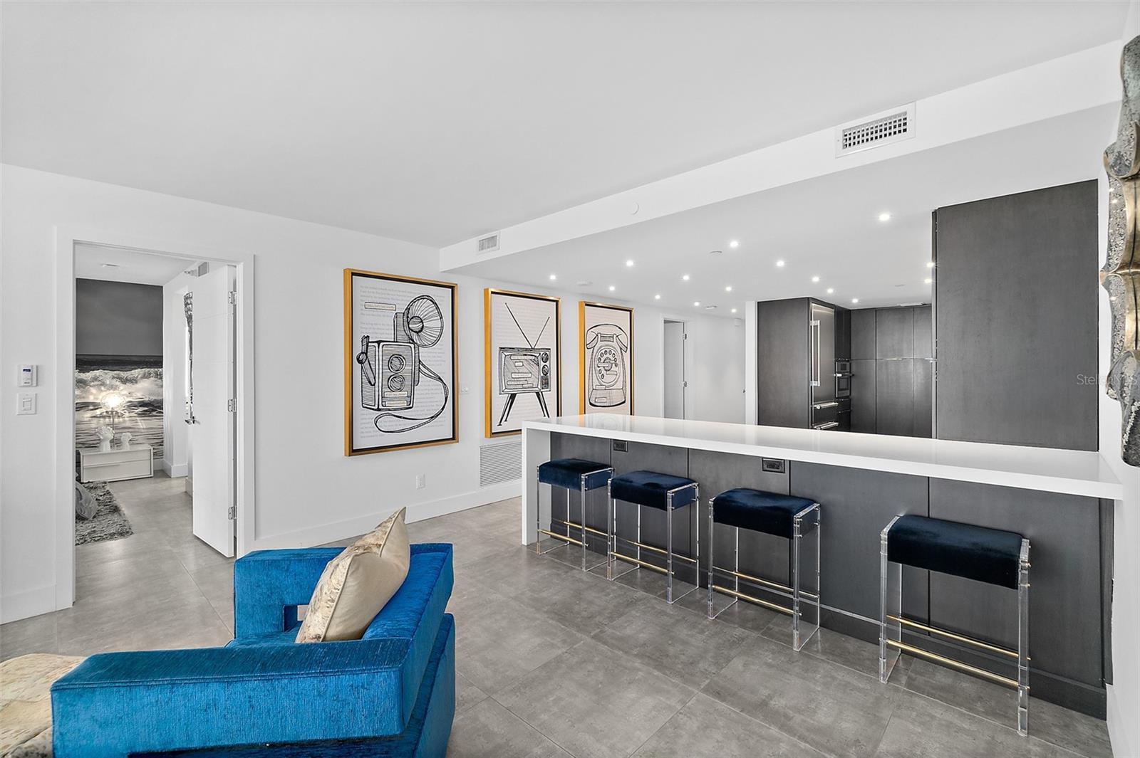 PENINSULA CONDO - Residential