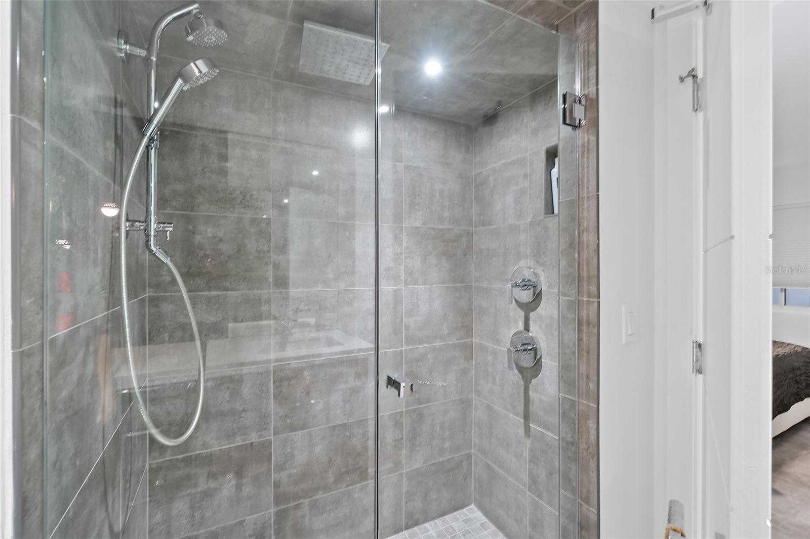 PENINSULA CONDO - Residential