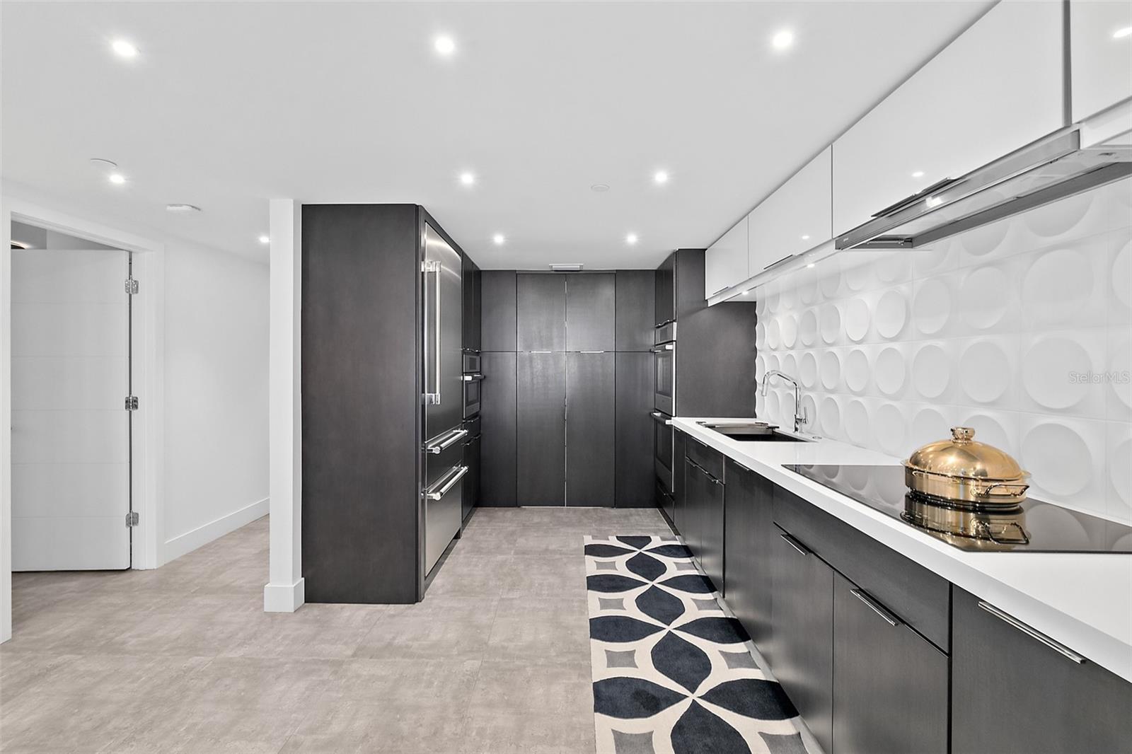 PENINSULA CONDO - Residential