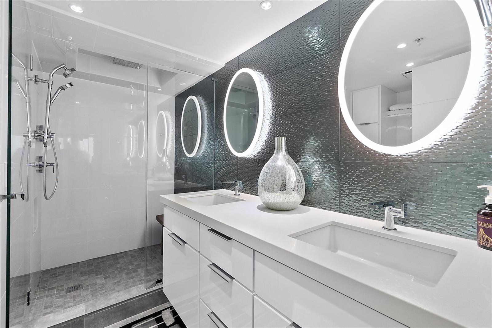 PENINSULA CONDO - Residential