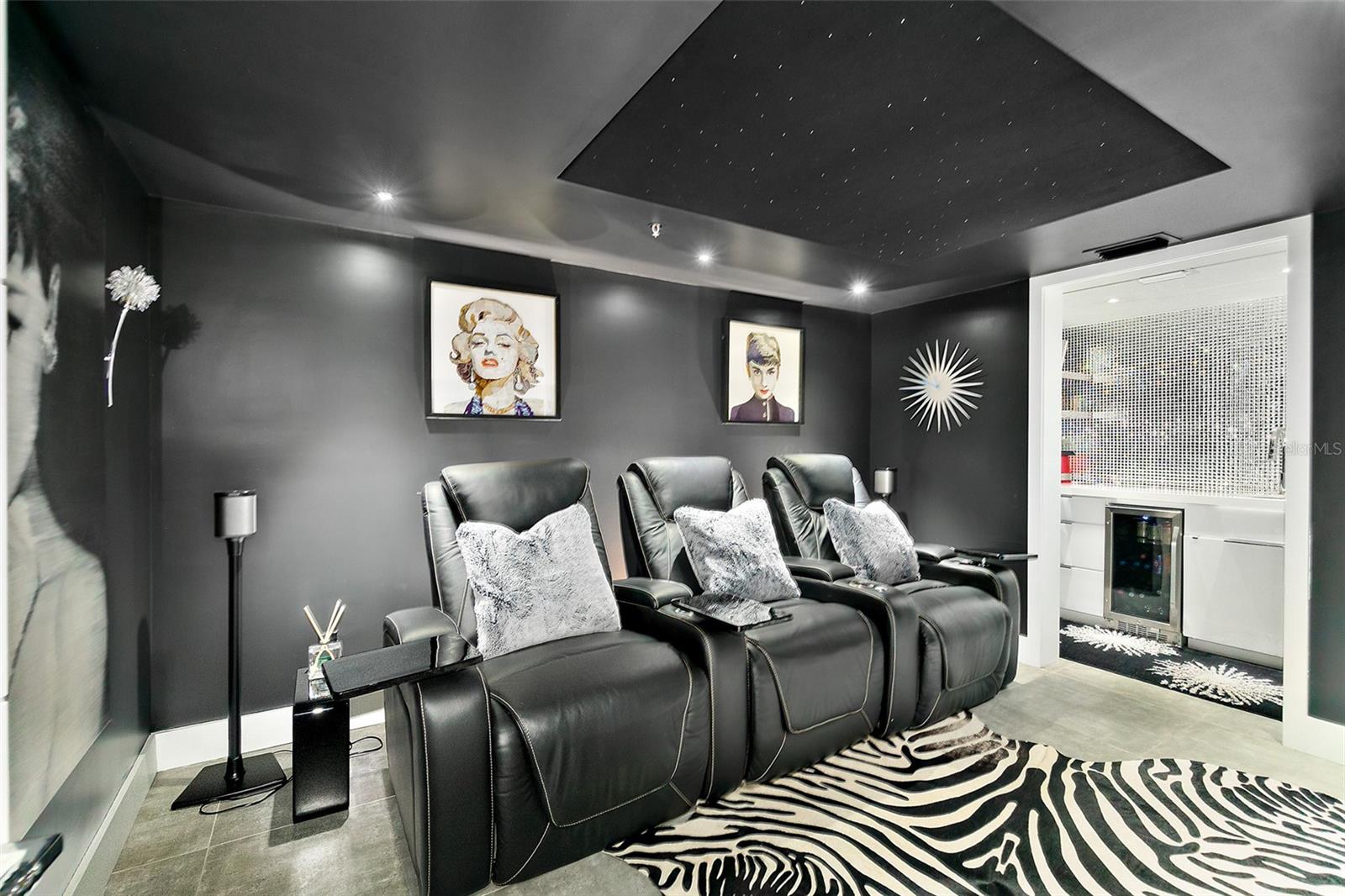 PENINSULA CONDO - Residential