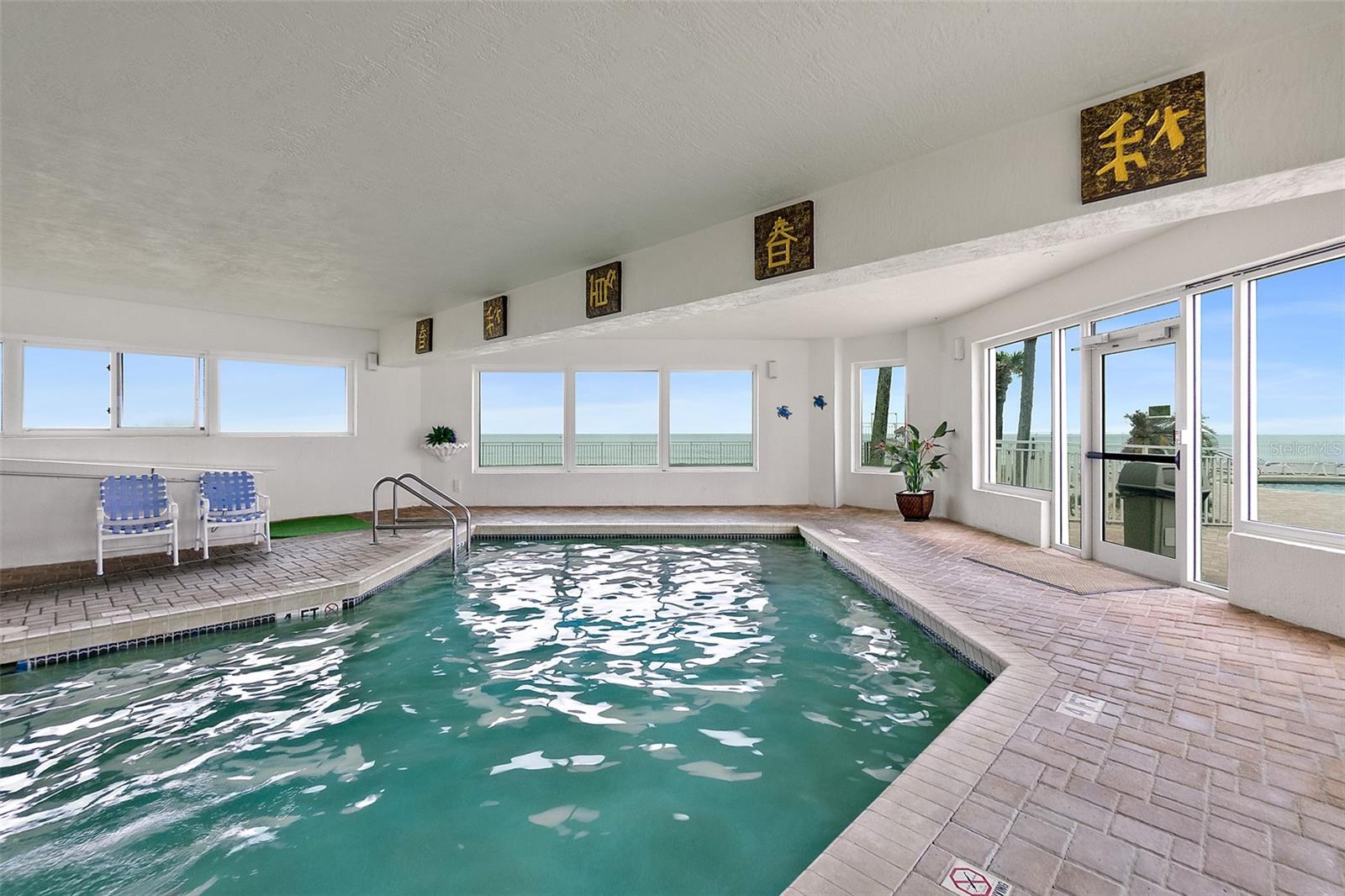 PENINSULA CONDO - Residential