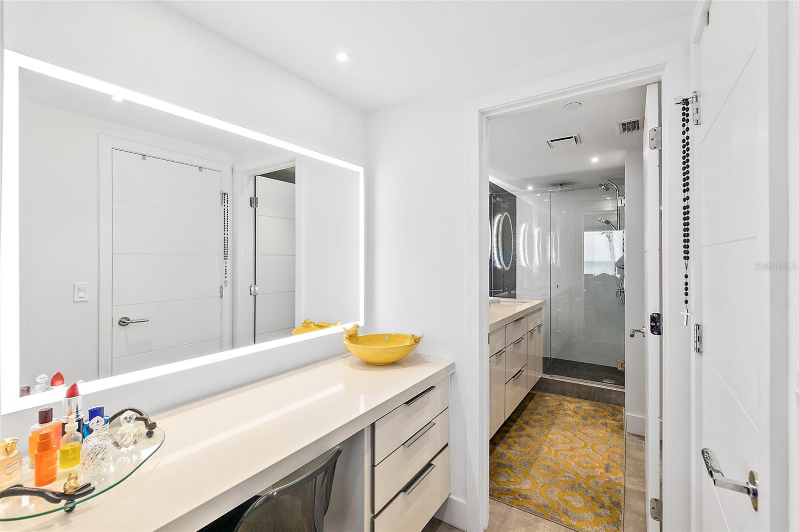 PENINSULA CONDO - Residential