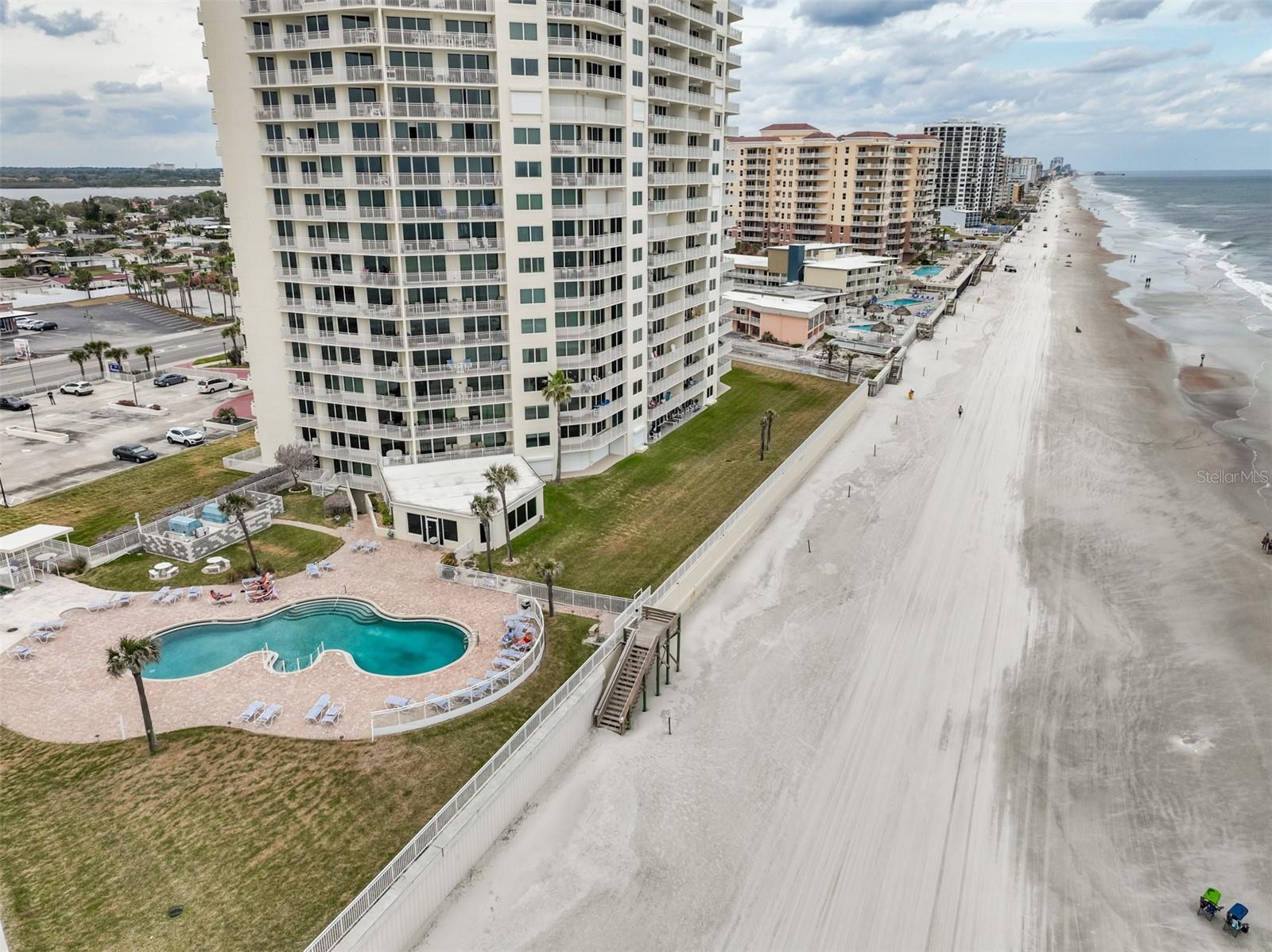 PENINSULA CONDO - Residential