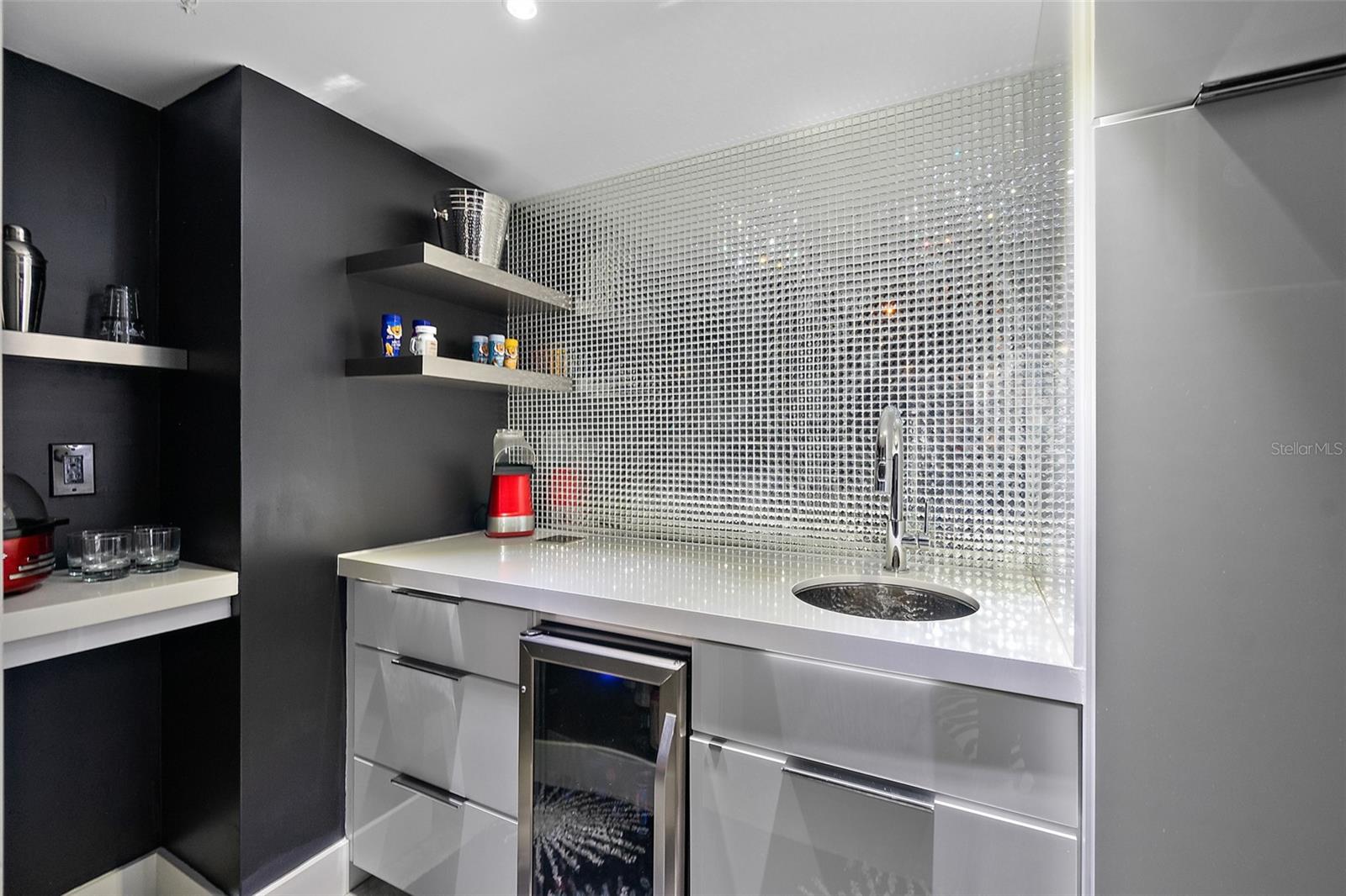 PENINSULA CONDO - Residential