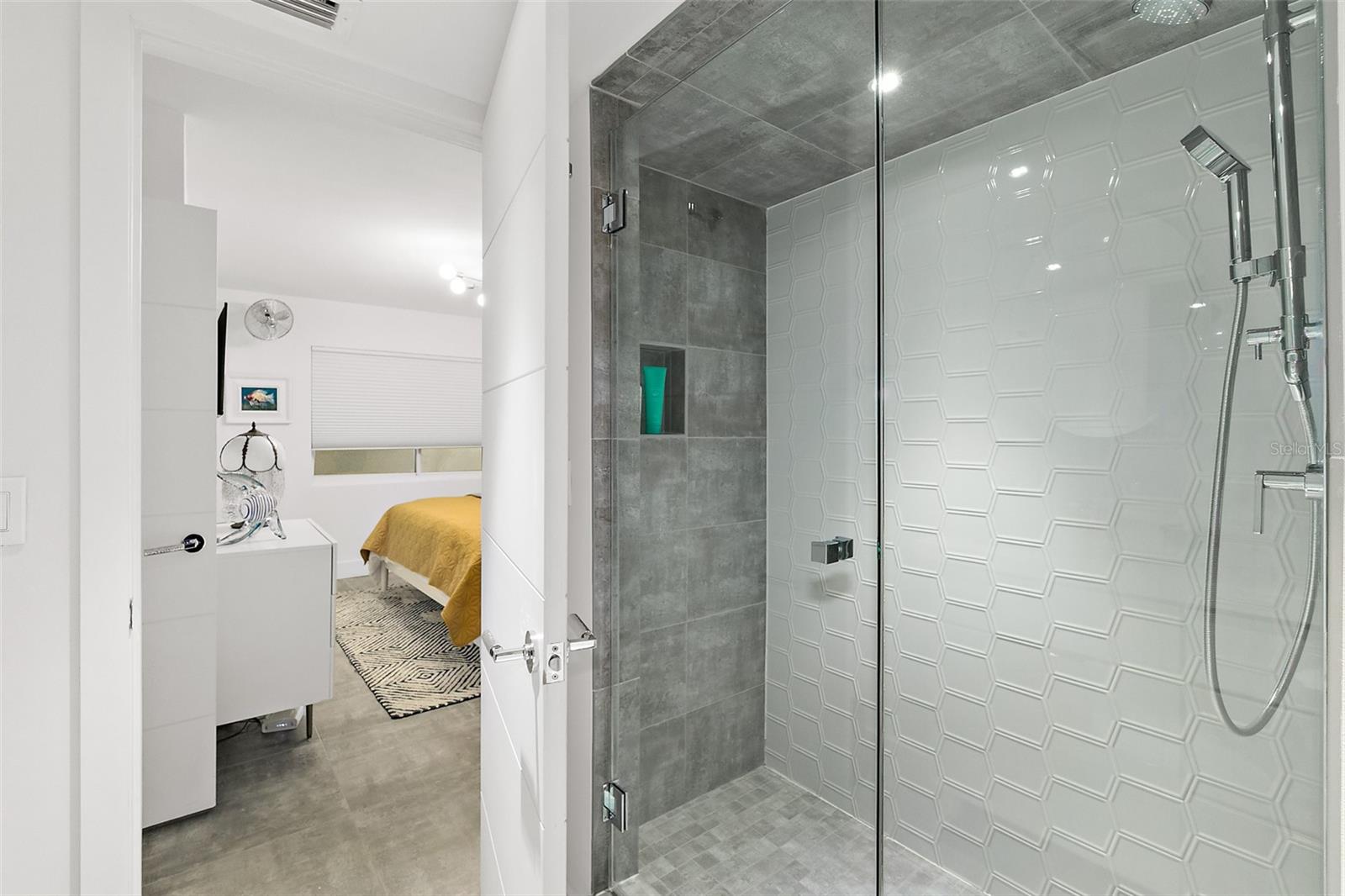 PENINSULA CONDO - Residential