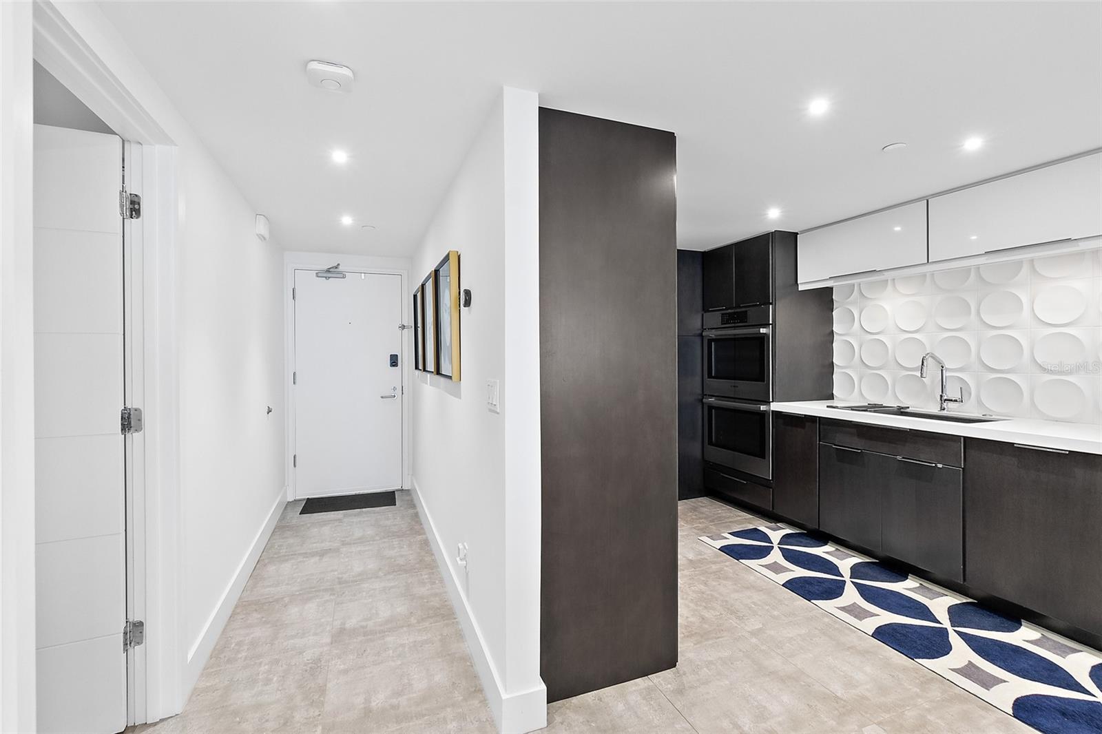 PENINSULA CONDO - Residential