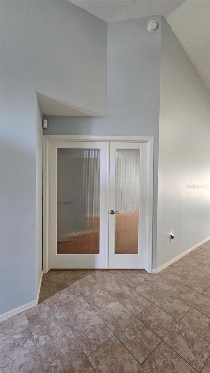 HUNTERS TRAIL TWNHMS - Residential