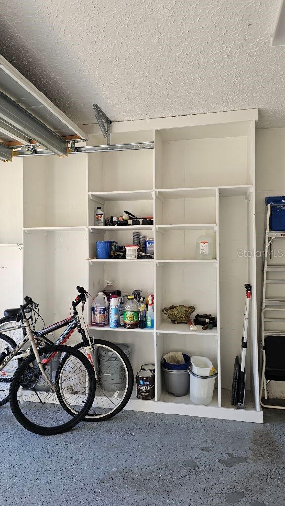 HUNTERS TRAIL TWNHMS - Residential