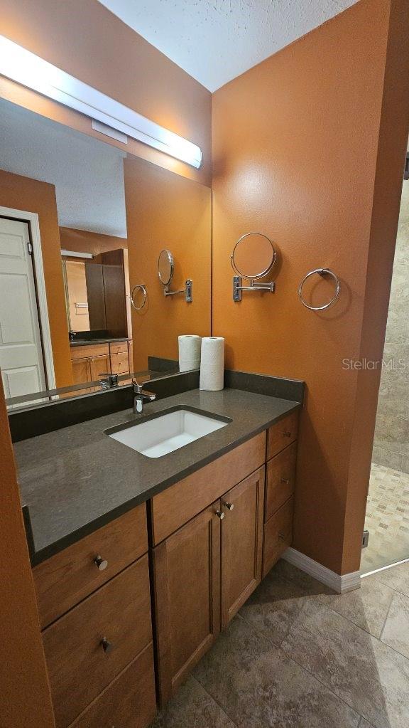 HUNTERS TRAIL TWNHMS - Residential