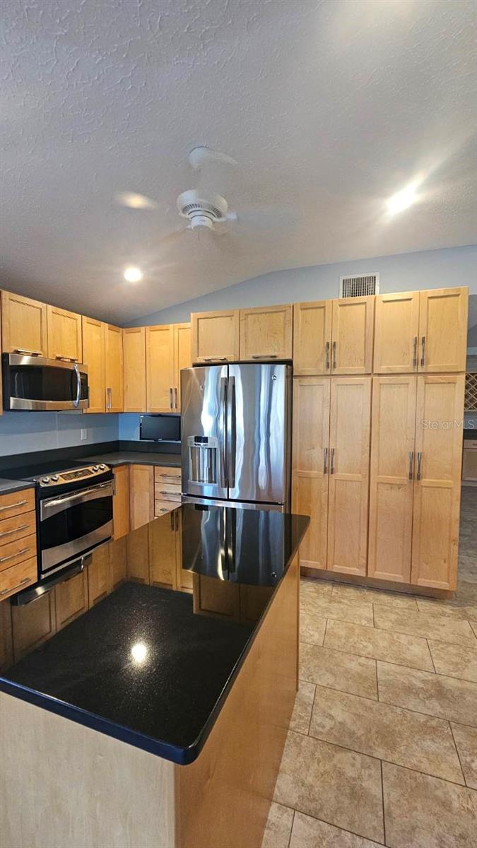 HUNTERS TRAIL TWNHMS - Residential