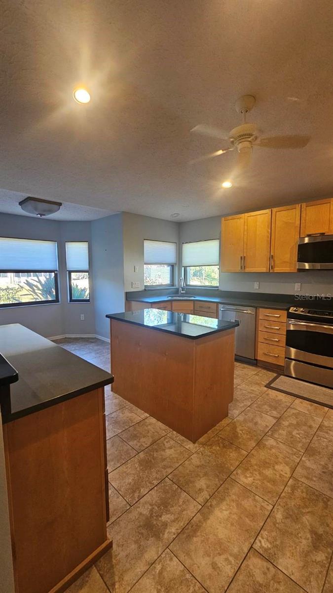 HUNTERS TRAIL TWNHMS - Residential