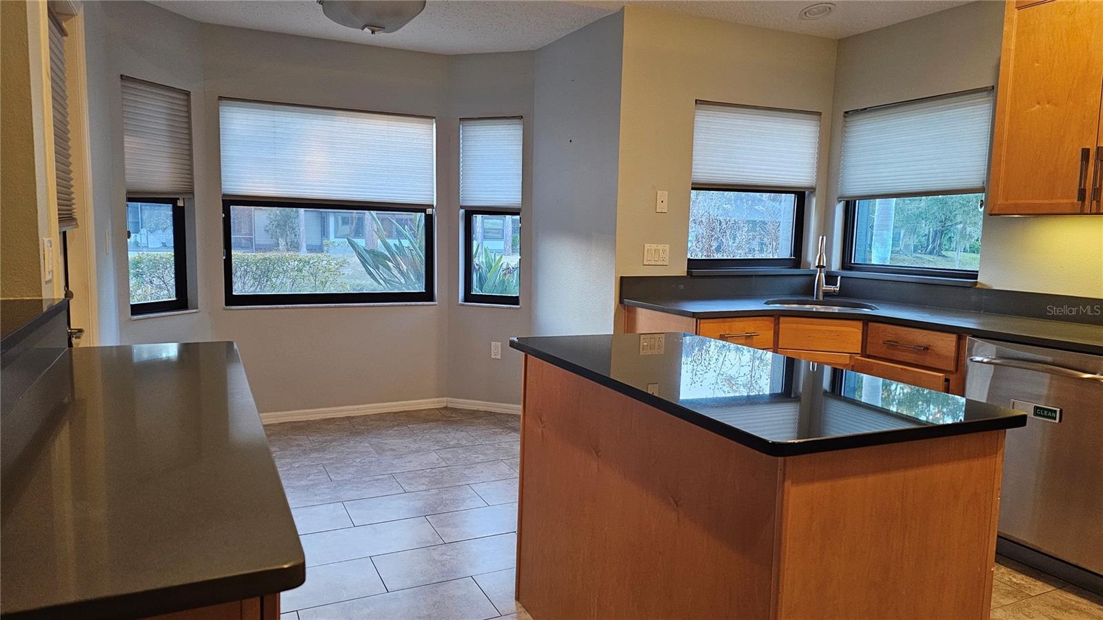 HUNTERS TRAIL TWNHMS - Residential