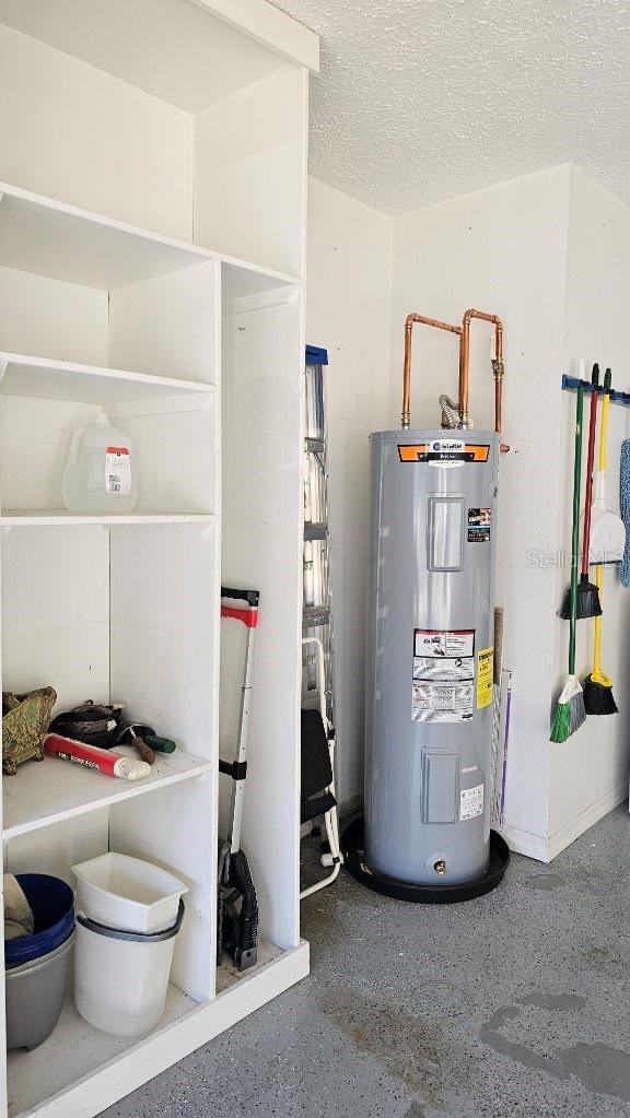 HUNTERS TRAIL TWNHMS - Residential